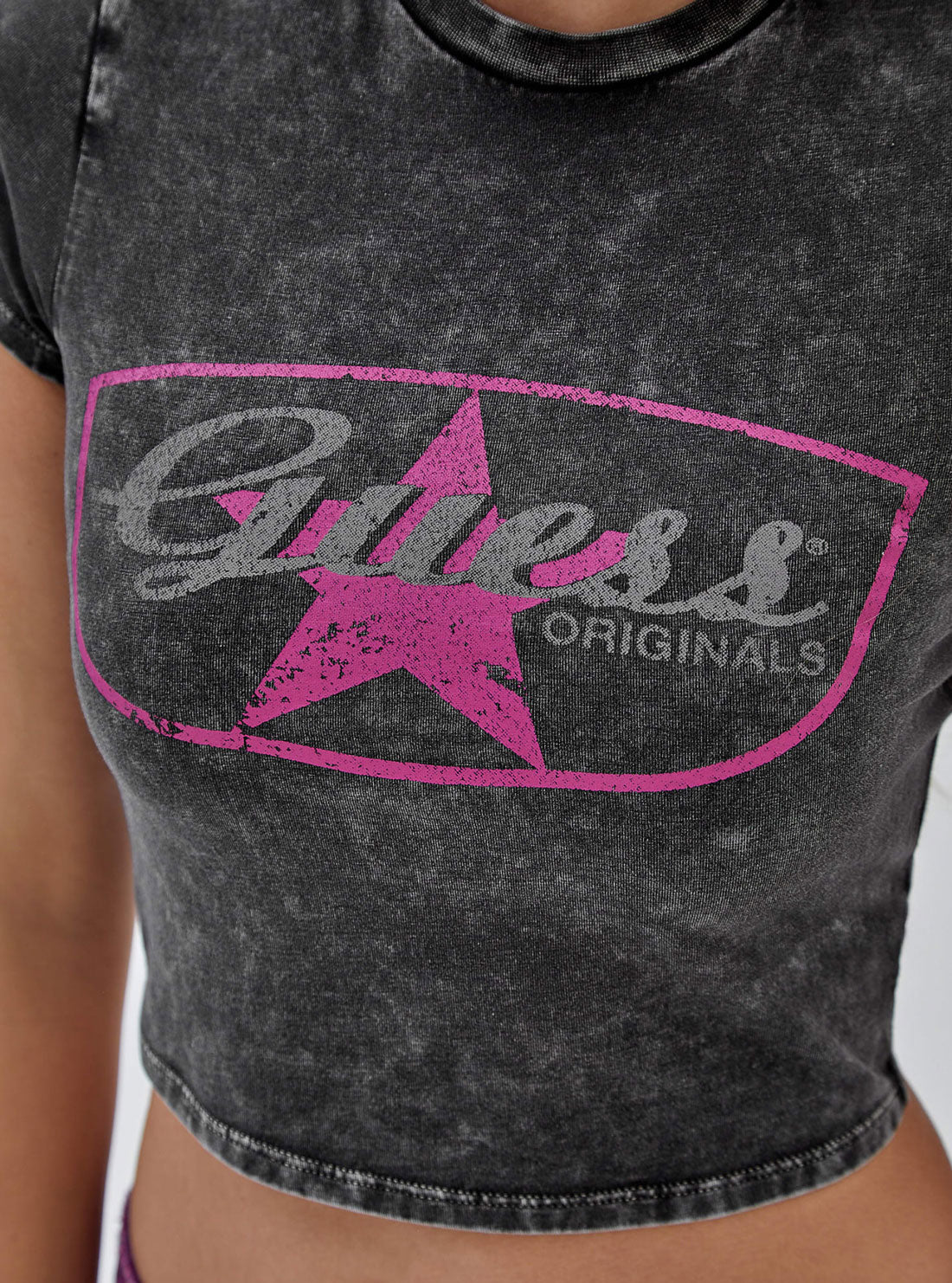 Guess Originals Star Logo Cropped T-Shirt Guess Originals Star Logo Cropped T-Shirt