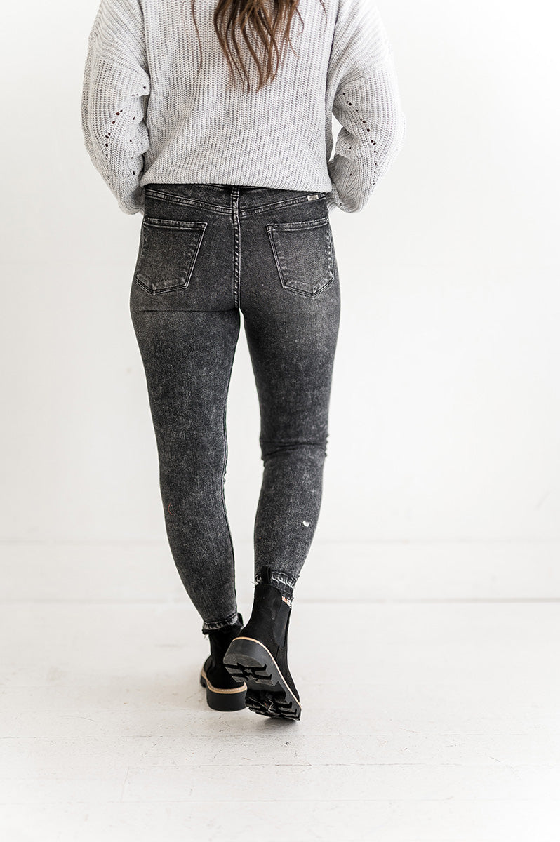 Toby High Waisted Ankle Skinny Jeans - Kancan - Size 1 Left Toby High Waisted Ankle Skinny Jeans - Kancan - Size 1 Left
