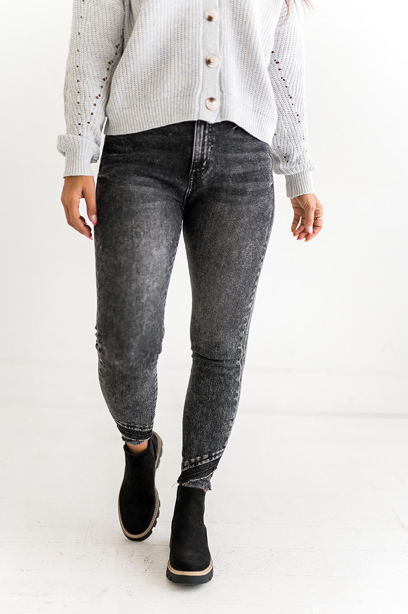Toby High Waisted Ankle Skinny Jeans - Kancan - Size 1 Left Toby High Waisted Ankle Skinny Jeans - Kancan - Size 1 Left